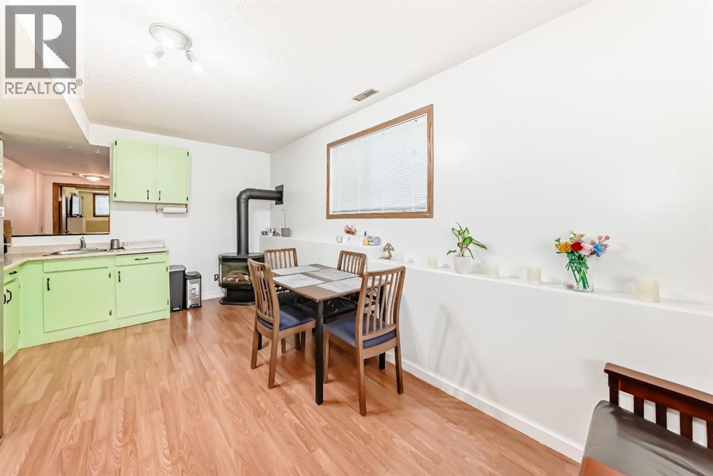 92 Everstone Rise SW - 17