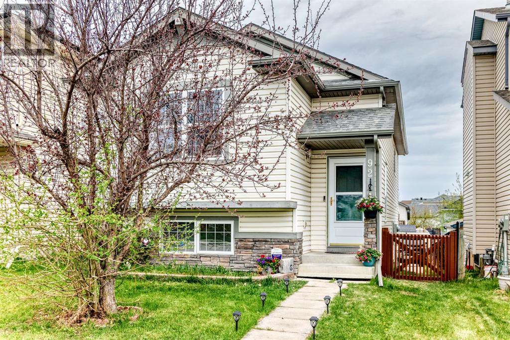 92 Everstone Rise SW - 1