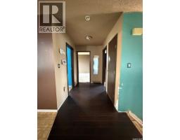 12 Queen Drive, Kindersley, SK S0L1S0 Photo 13