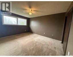 12 Queen Drive, Kindersley, SK S0L1S0 Photo 16