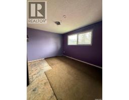 12 Queen Drive, Kindersley, SK S0L1S0 Photo 18