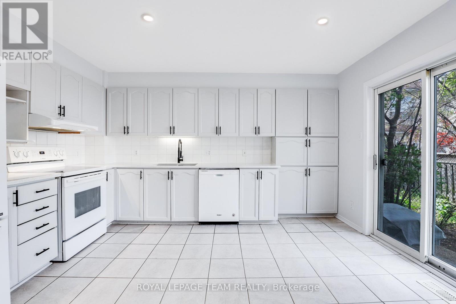 4 WINDHURST DRIVE - 11
