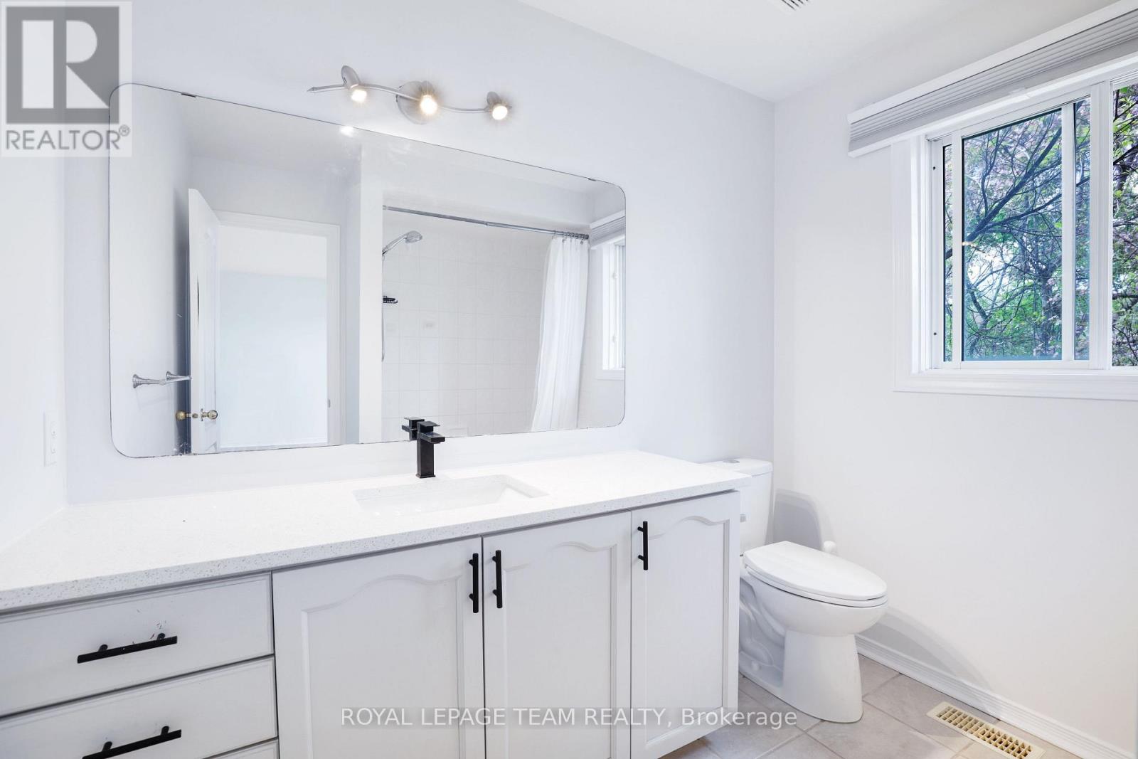 4 WINDHURST DRIVE - 18