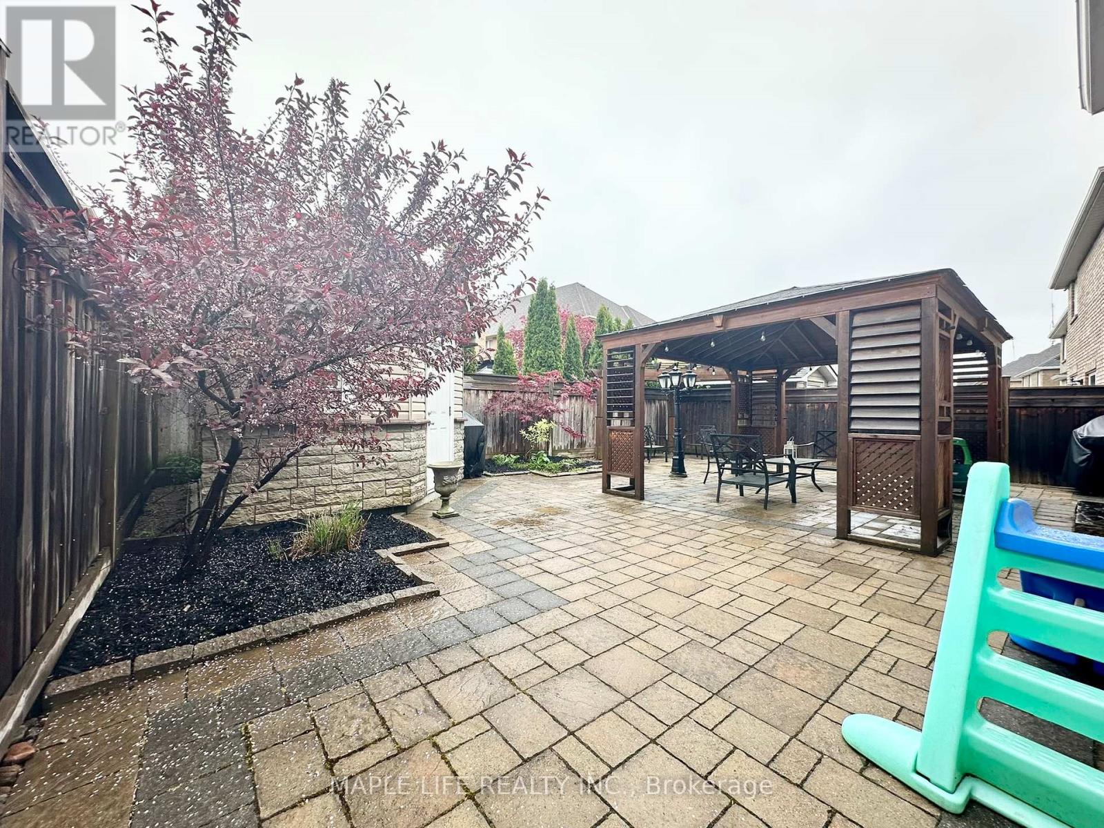 194 TWIN HILLS CRESCENT - 47