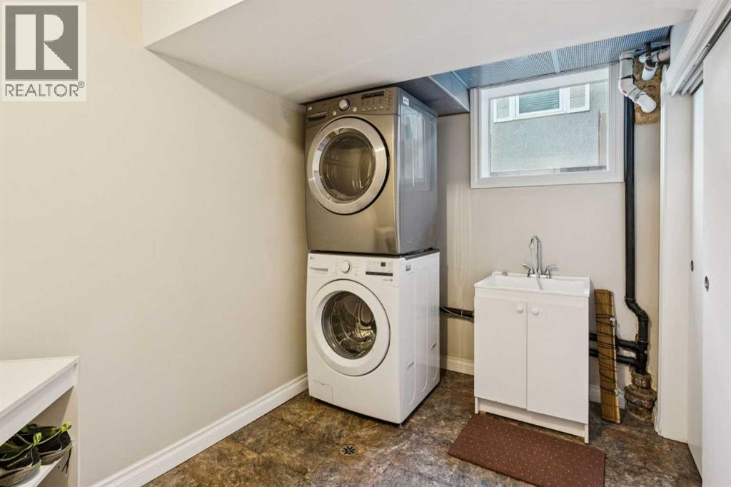 1043 32 Avenue NW - 27
