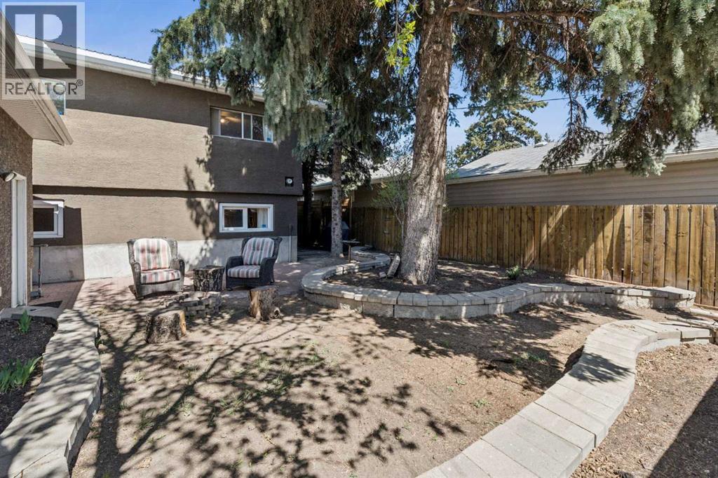 1043 32 Avenue NW - 37