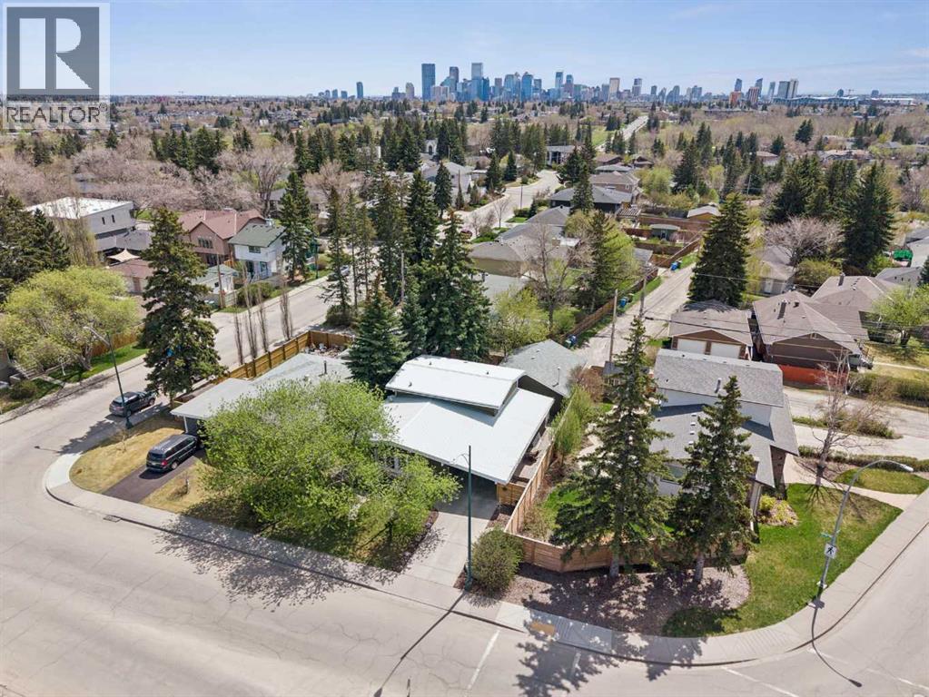1043 32 Avenue NW - 38