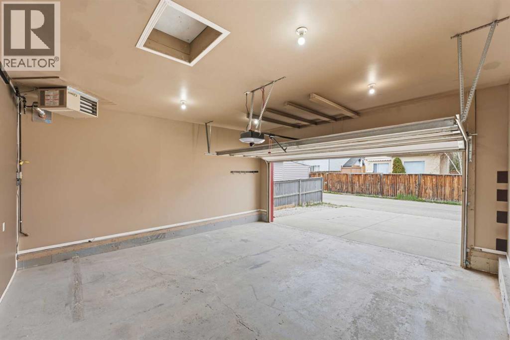 203 West Creek Close - 27