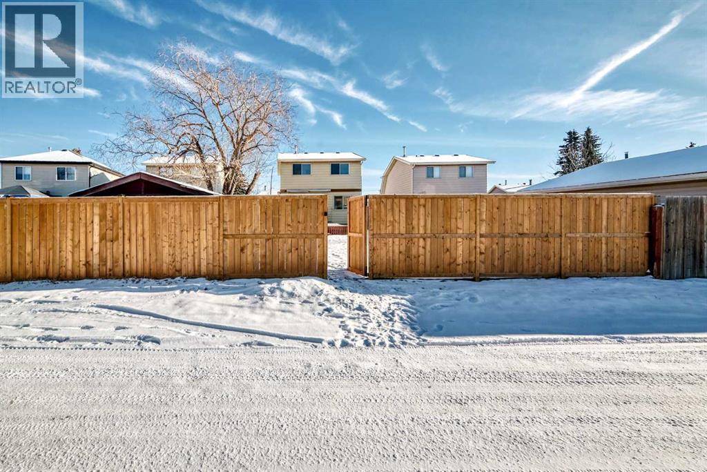 60 Erin Mount Crescent SE - 32