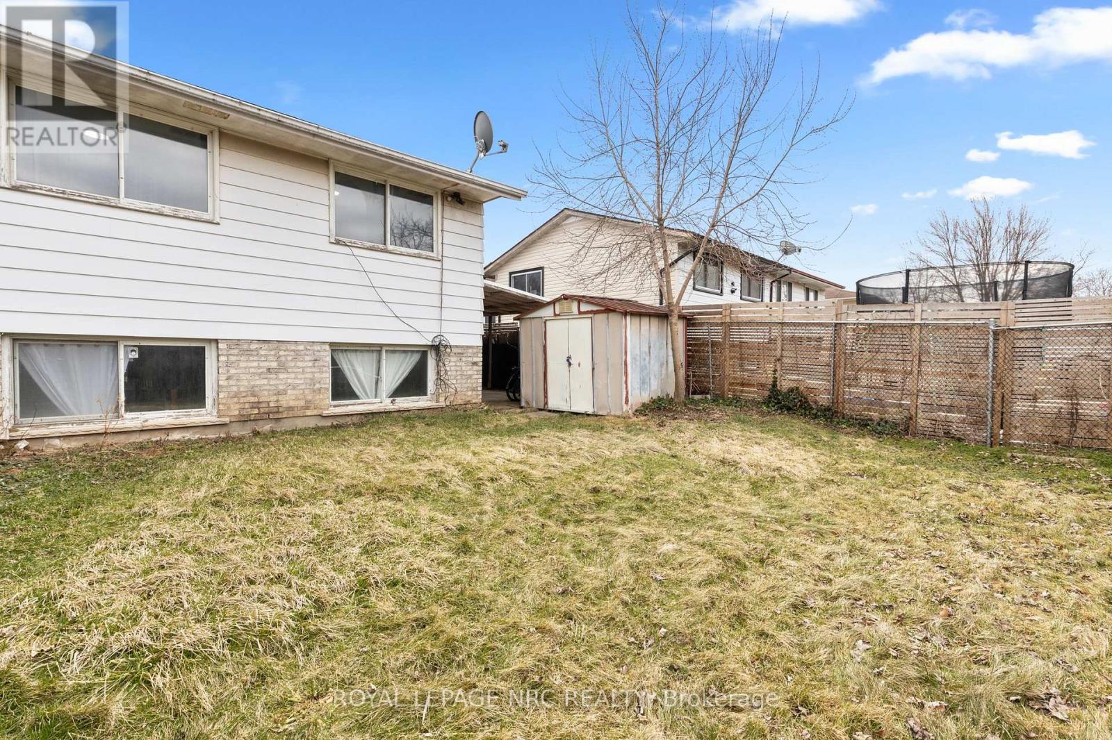 20 CANTERBURY DRIVE - 25