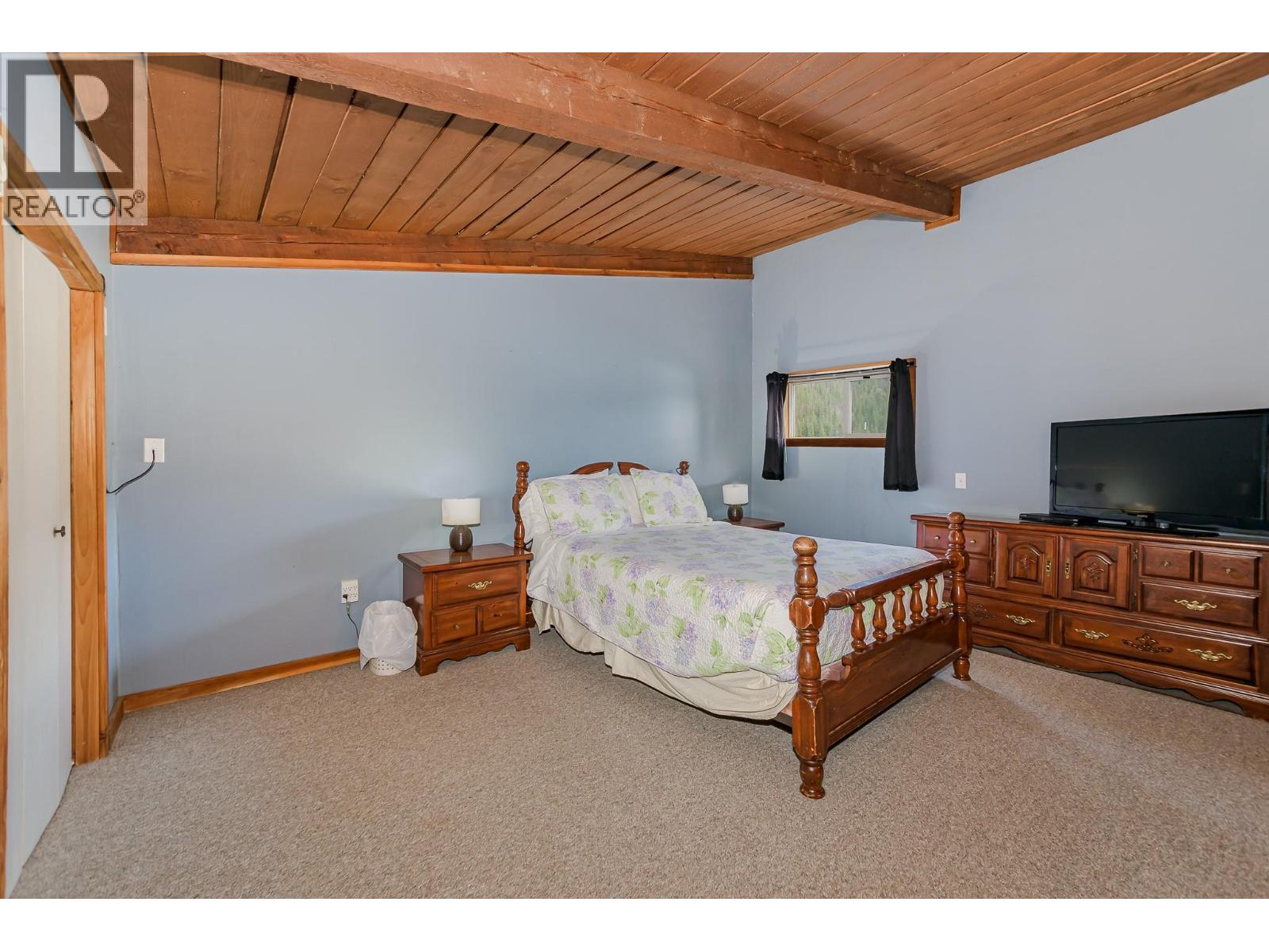 8323 Trans Canada Highway, Revelstoke