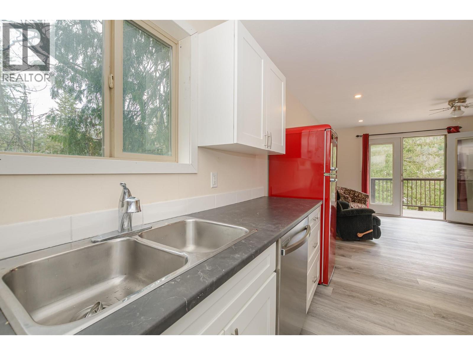 8323 Trans Canada Highway, Revelstoke