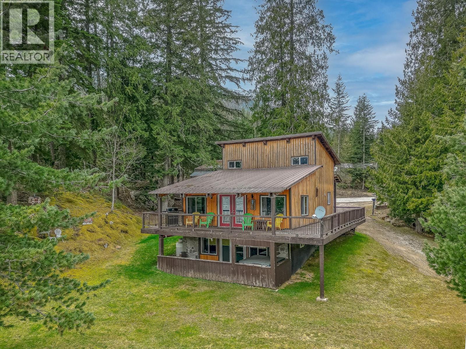 8323 Trans Canada Highway, Revelstoke