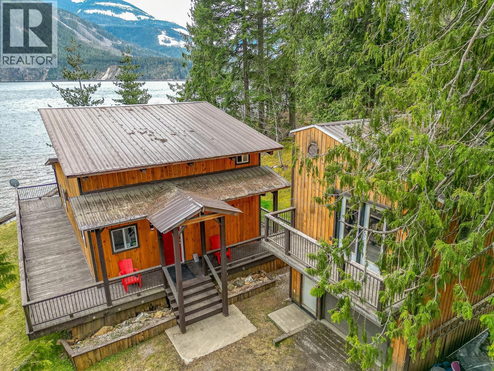 8323 Trans Canada Highway, Revelstoke