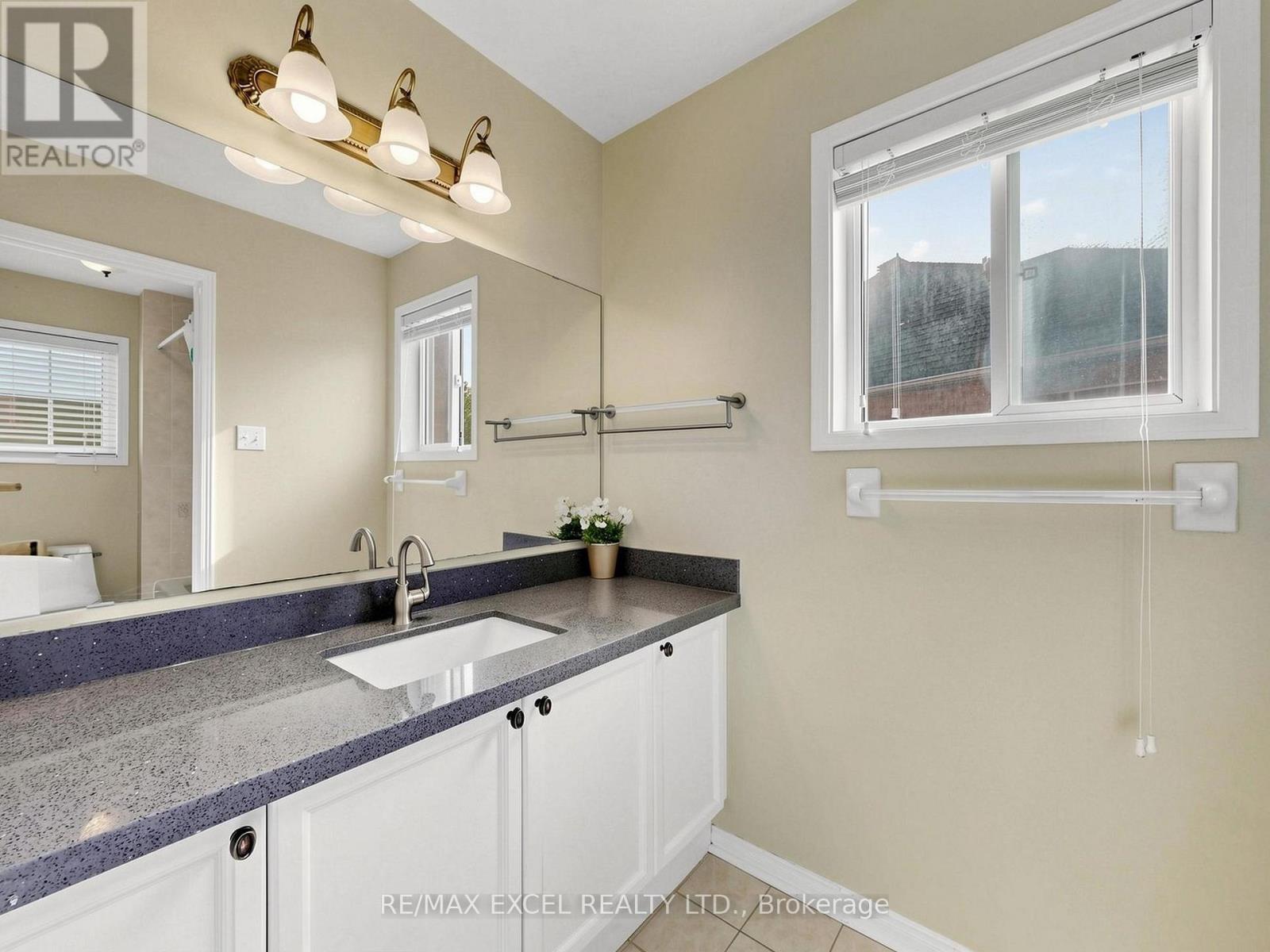 68 CHESTERTOWN SQUARE - 37