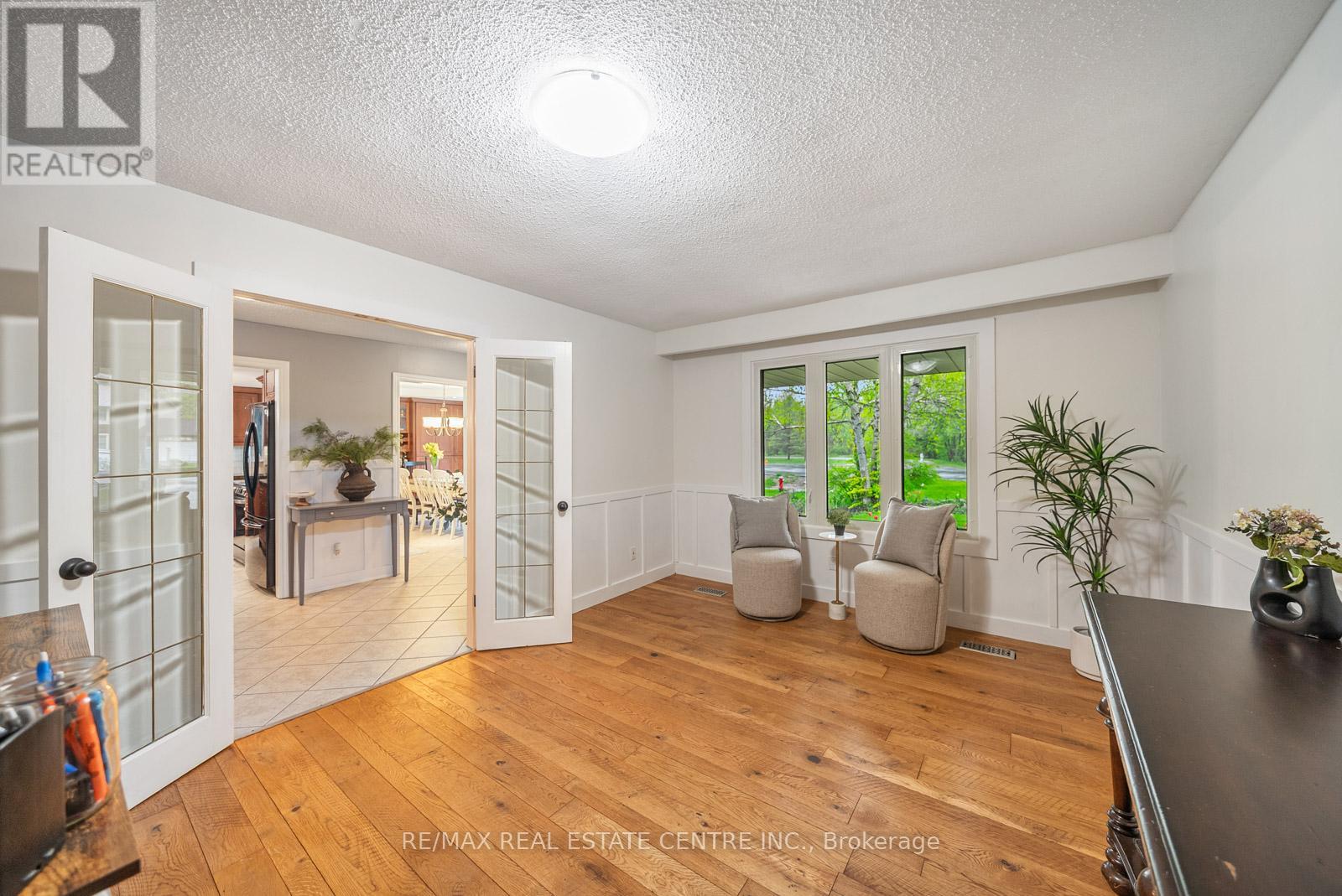 1684 VAUGHAN DRIVE - 19