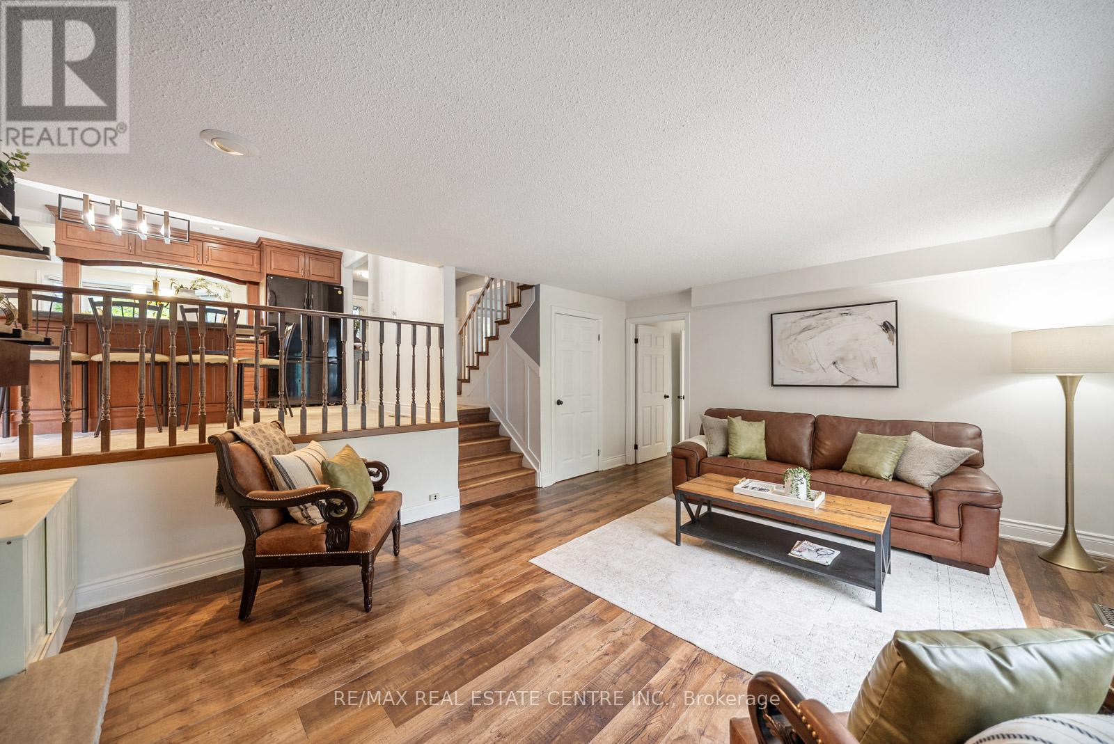 1684 VAUGHAN DRIVE - 24