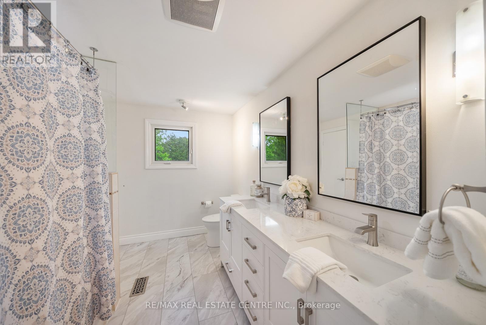 1684 VAUGHAN DRIVE - 31