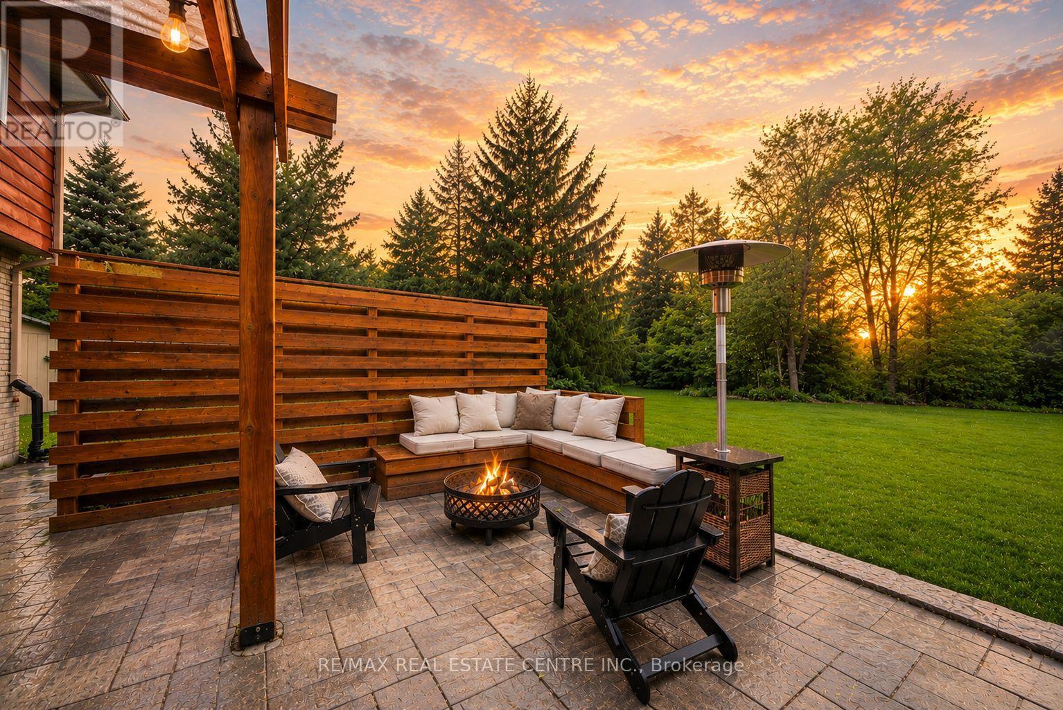 1684 VAUGHAN DRIVE - 44