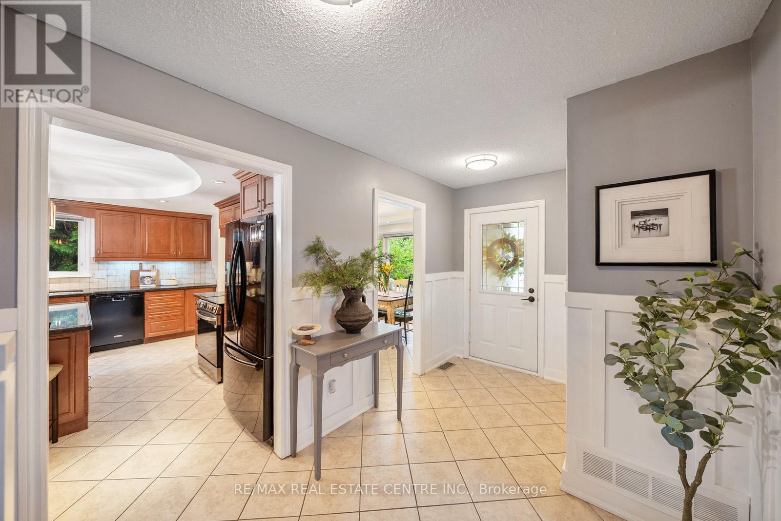 1684 VAUGHAN DRIVE - 5