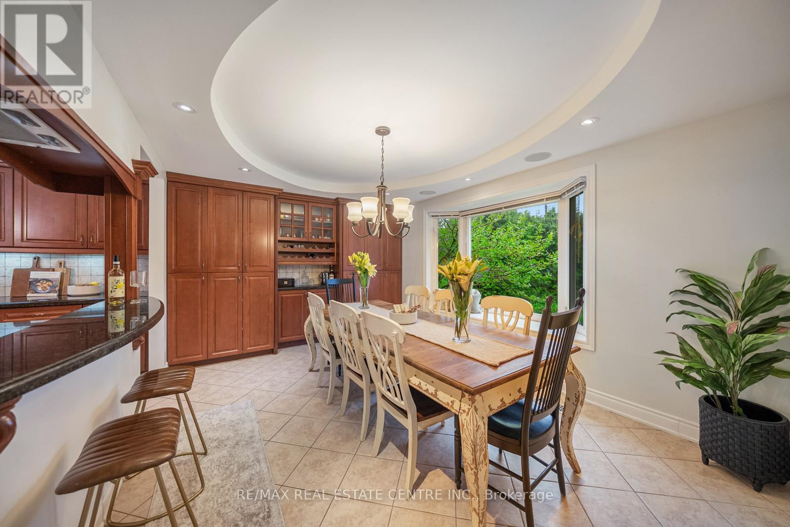 1684 VAUGHAN DRIVE - 8