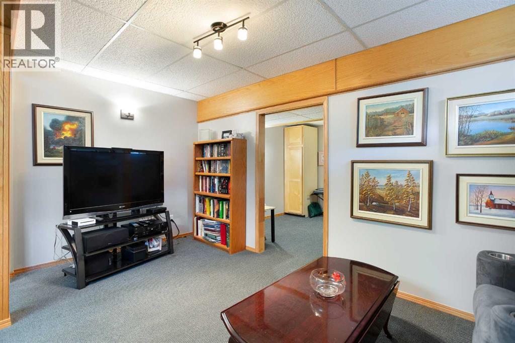 110 Arbour Ridge Heights NW - 36