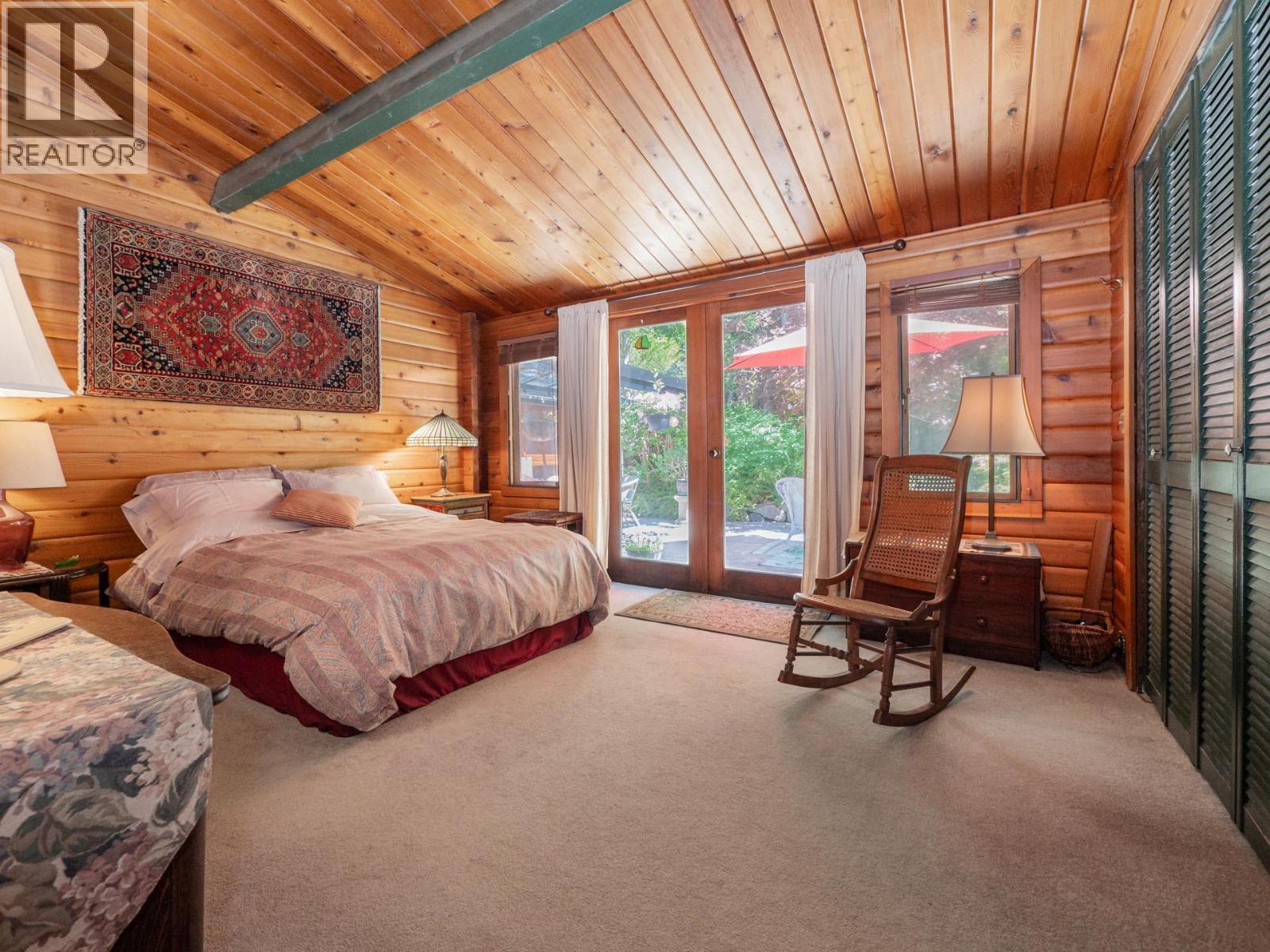 8626 REDROOFFS ROAD, Halfmoon Bay