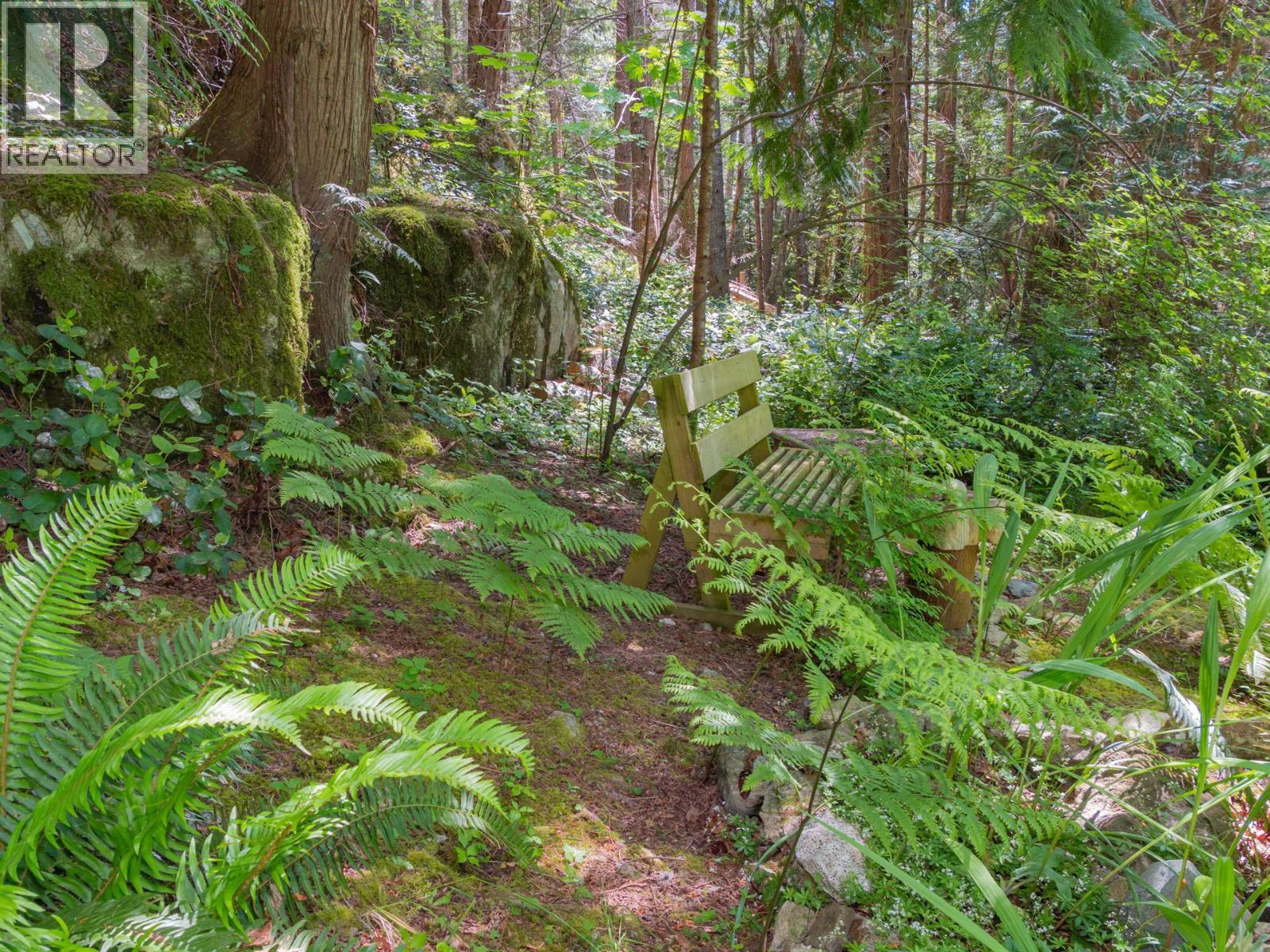 8626 REDROOFFS ROAD, Halfmoon Bay