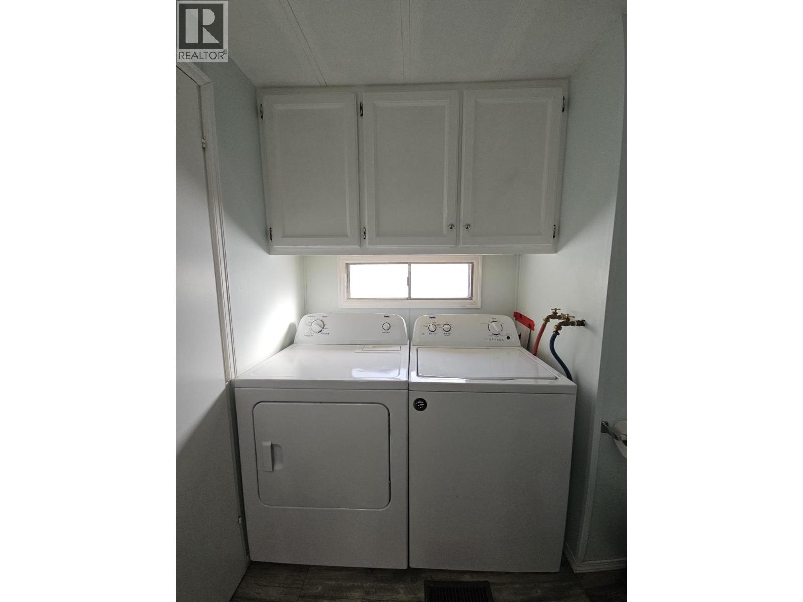 5256 45 Street SE - 19