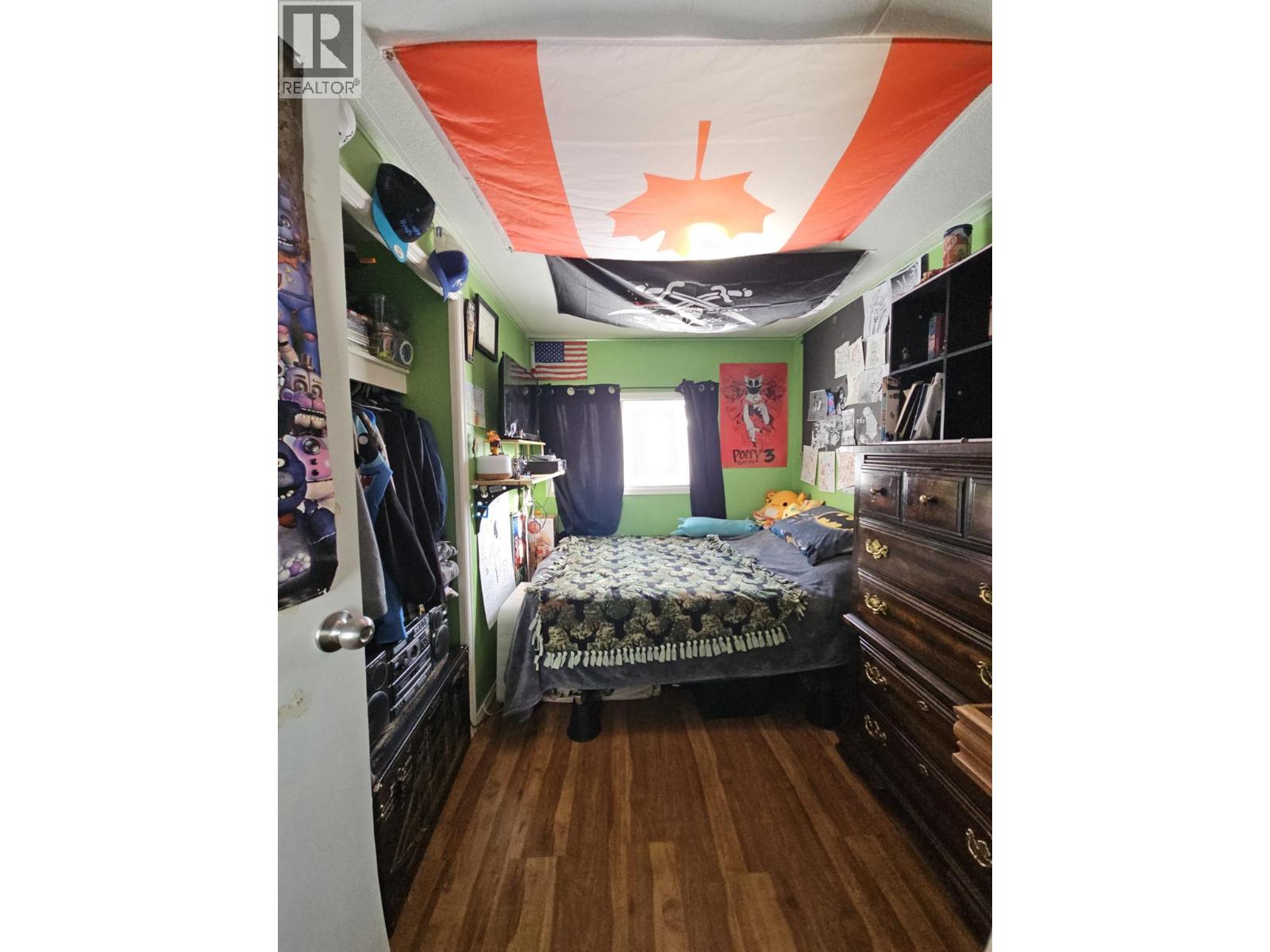 5256 45 Street SE - 22
