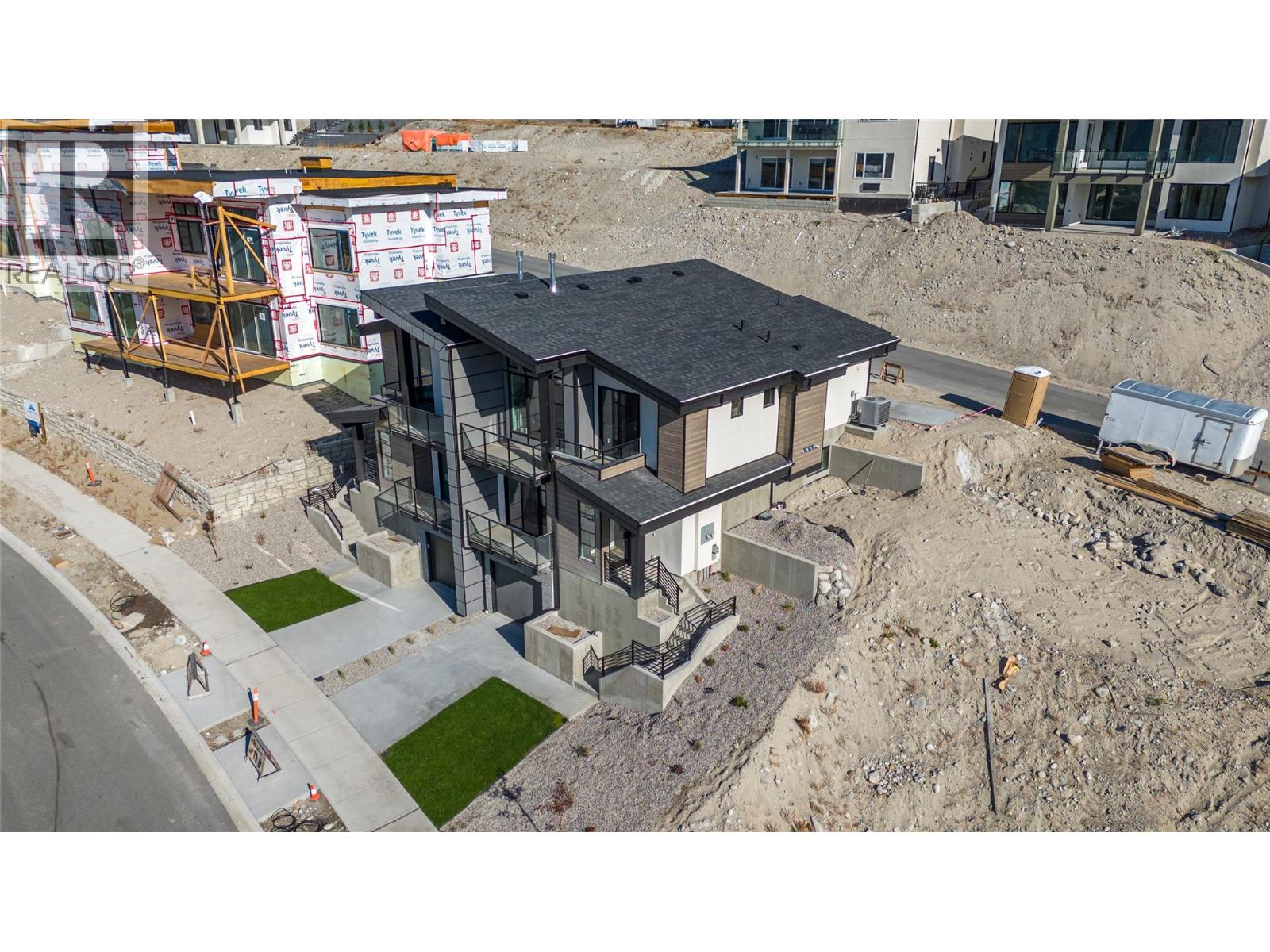 #101 1100 Antler Drive - 32