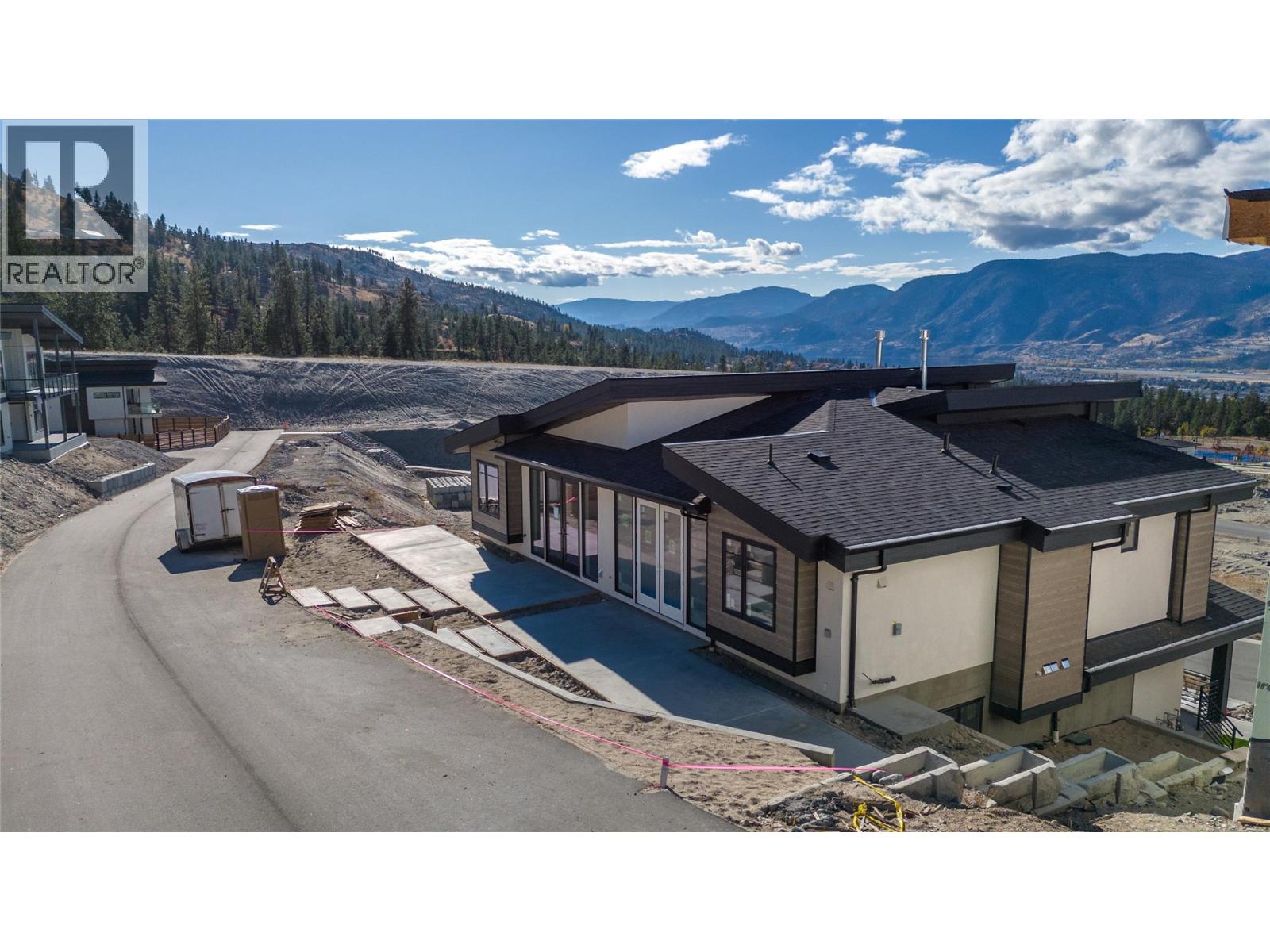 #101 1100 Antler Drive - 34