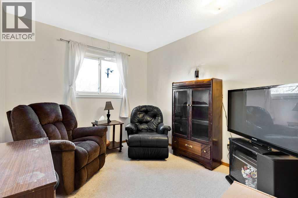 25 Knight Street - 9