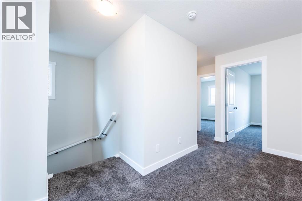 671 Wolf Willow Boulevard SE - 20