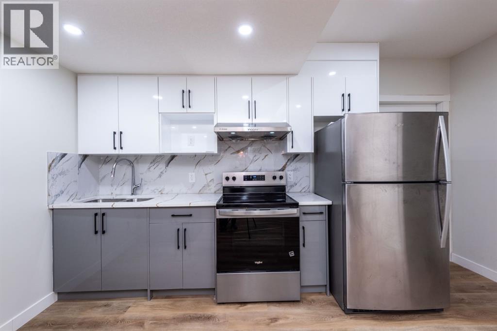 671 Wolf Willow Boulevard SE - 34