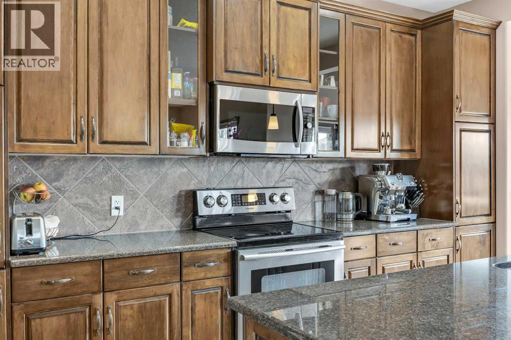 92 Everoak Close SW - 10