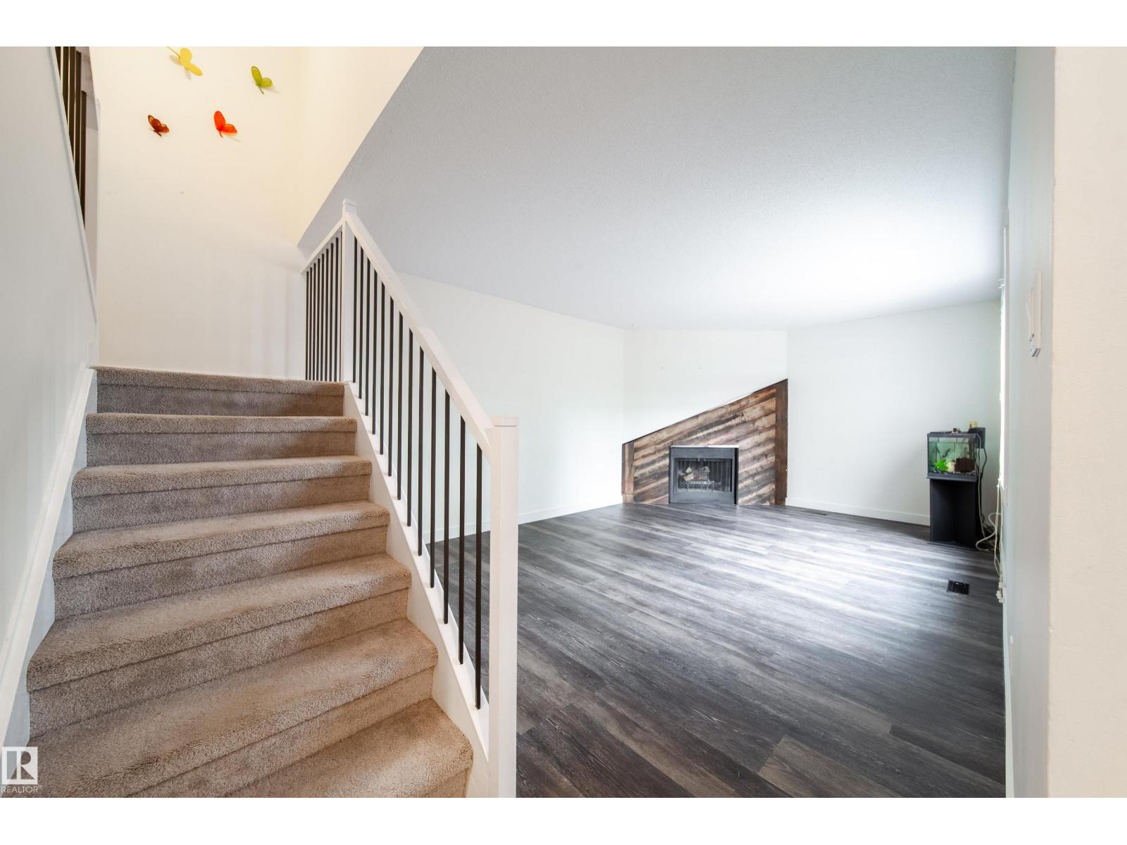 5642 148 ST NW - 10
