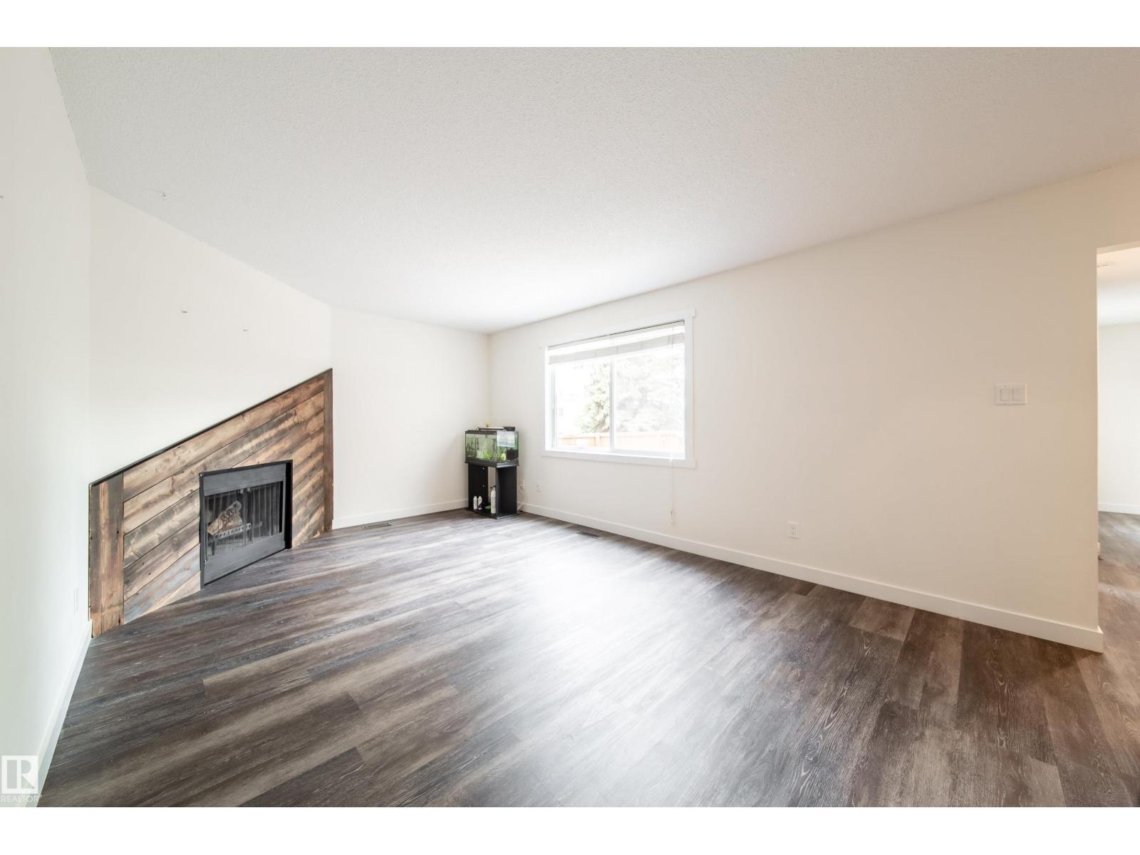 5642 148 ST NW - 11