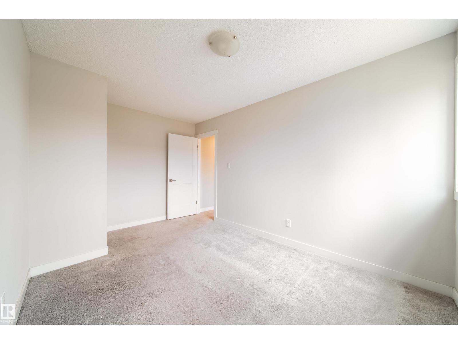 5642 148 ST NW - 25