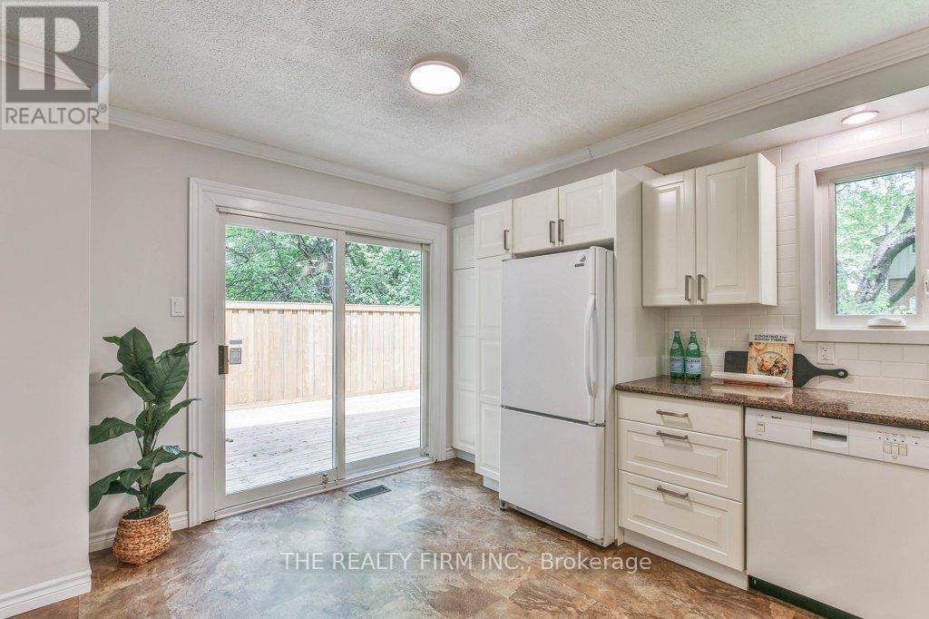 1584 ALDERSBROOK ROAD - 21
