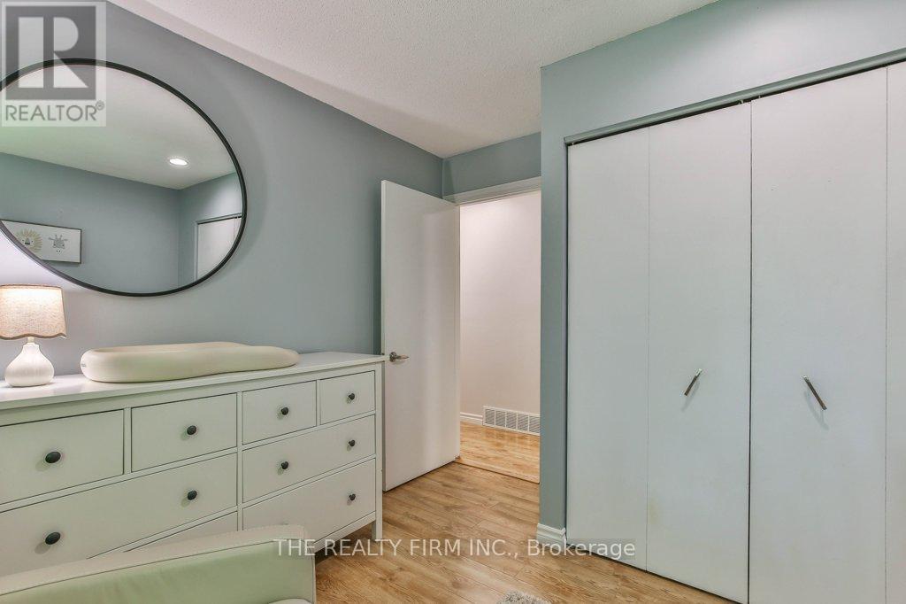 1584 ALDERSBROOK ROAD - 34