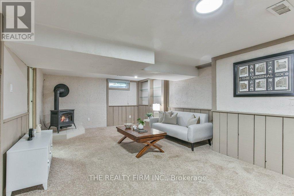 1584 ALDERSBROOK ROAD - 36