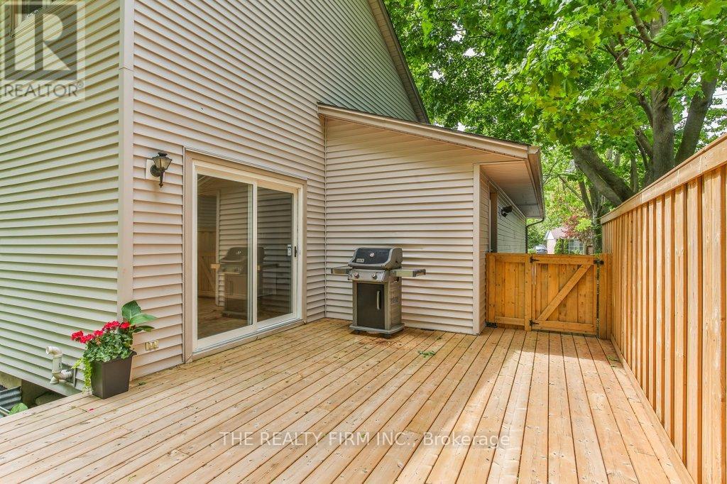 1584 ALDERSBROOK ROAD - 45