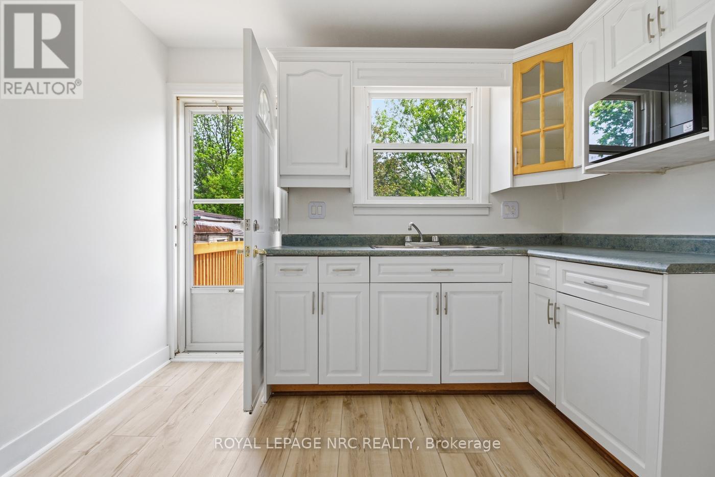 6010 CARLTON AVENUE - 17