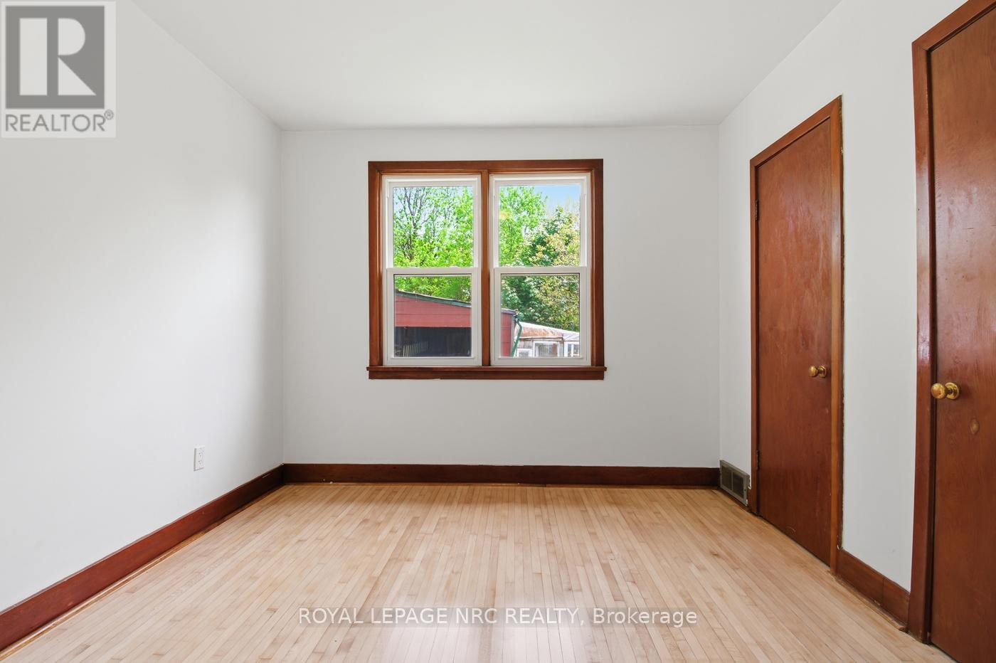 6010 CARLTON AVENUE - 9