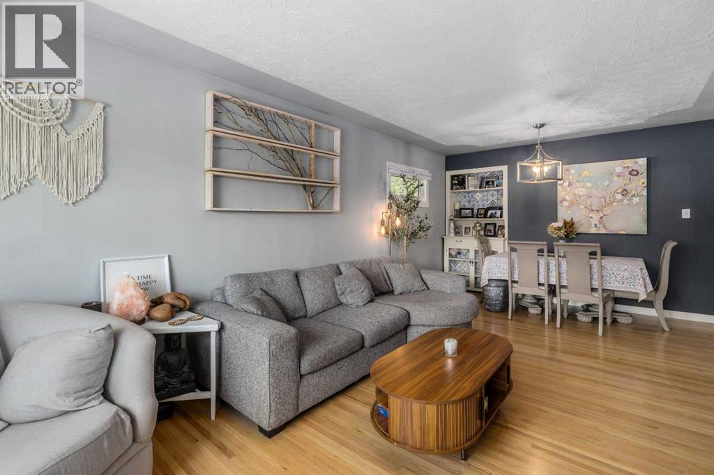 304 Blackthorn Road NW - 5