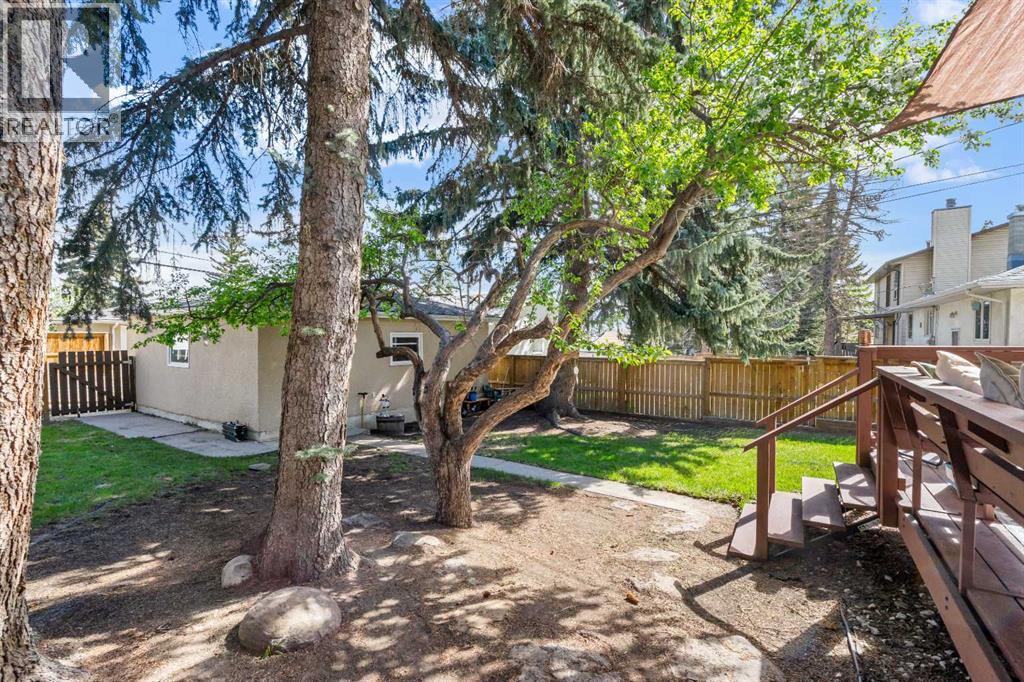 304 Blackthorn Road NW - 26