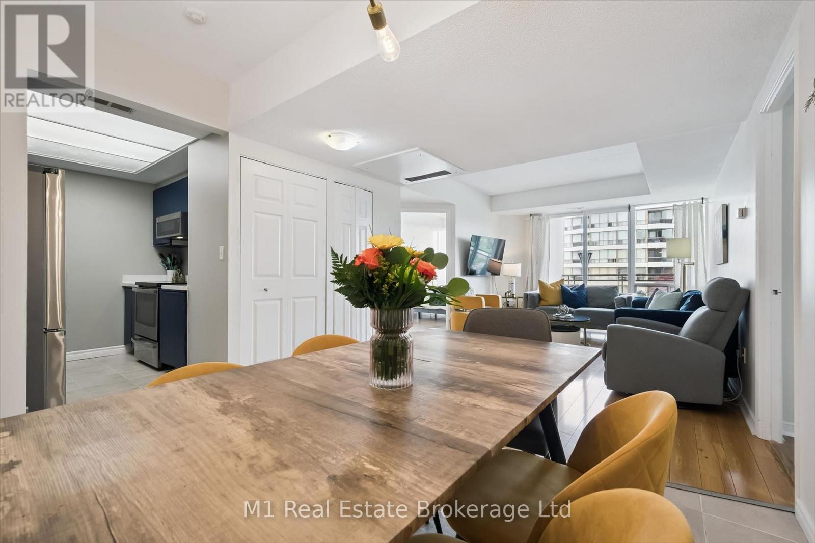 #208 105 BAGOT STREET - 19