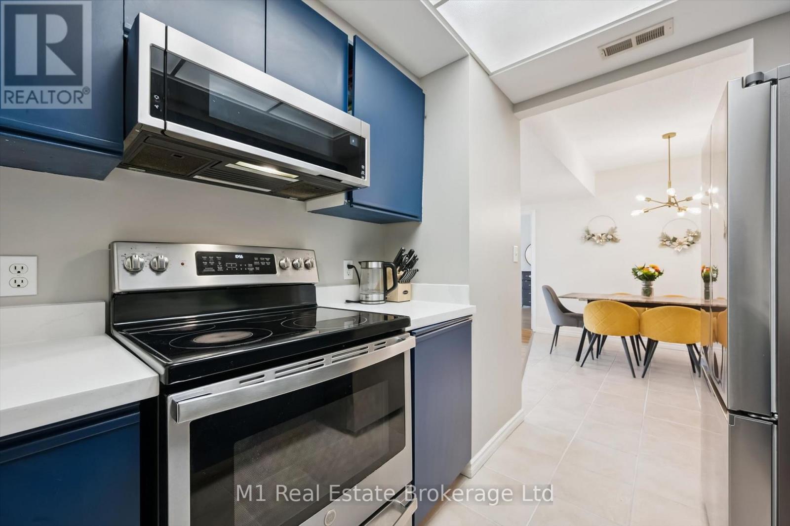 #208 105 BAGOT STREET - 22