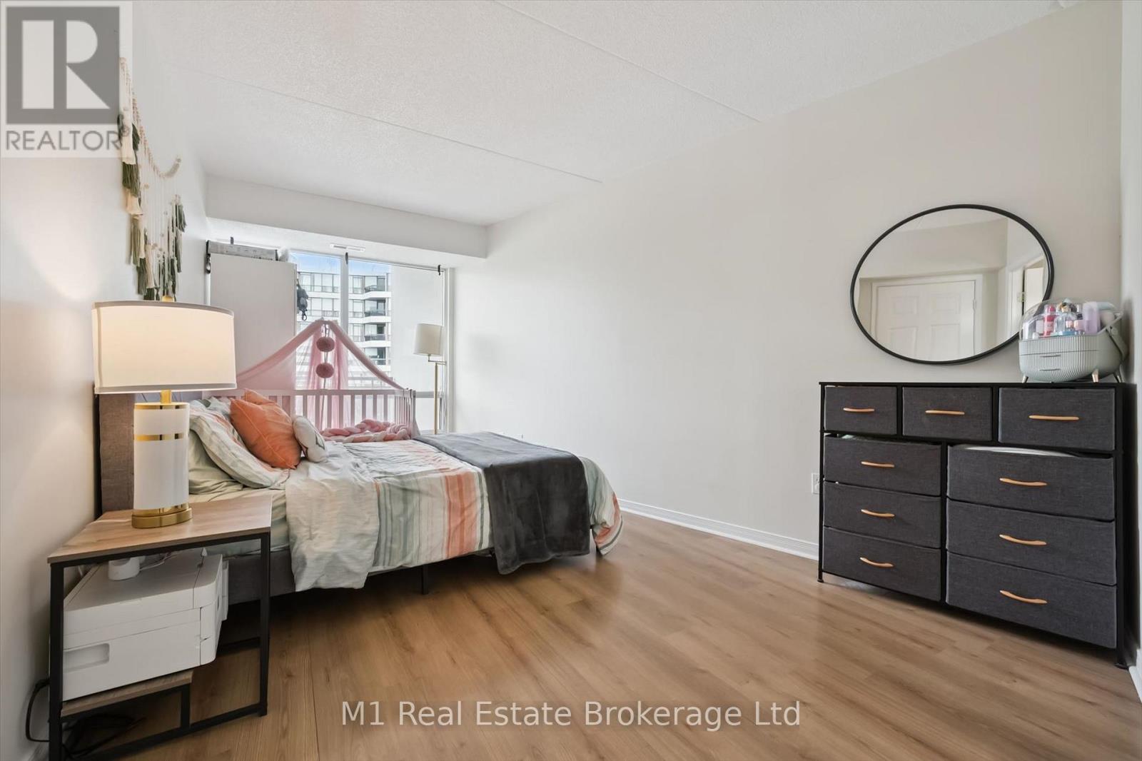 #208 105 BAGOT STREET - 23